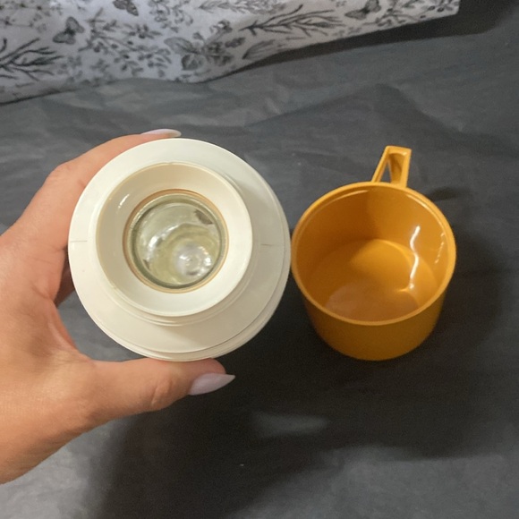Vintage Thermos Flask Yellow and White/Cream Stackable Coffee Tea Travel Mug Set - Picture 5 of 5